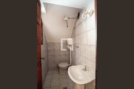 Casa à venda com 360m², 3 quartos e 3 vagasBanheiro de serviço 