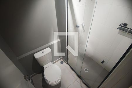Banheiro de kitnet/studio para alugar com 1 quarto, 27m² em Perdizes, São Paulo