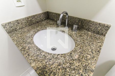 Apartamento à venda com 69m², 2 quartos e 1 vaga Apartamento à venda com 69m², 2 quartos e 1 vagaBanheiro da Suíte