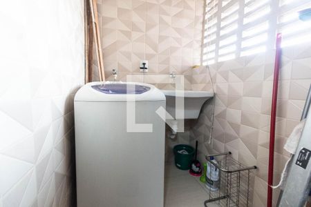 Apartamento à venda com 57m², 2 quartos e sem vaga Apartamento à venda com 57m², 2 quartos e sem vagaÁrea de Serviço