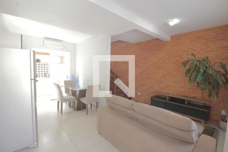 Sala de casa de condomínio à venda com 1 quarto, 70m² em Niterói, Canoas