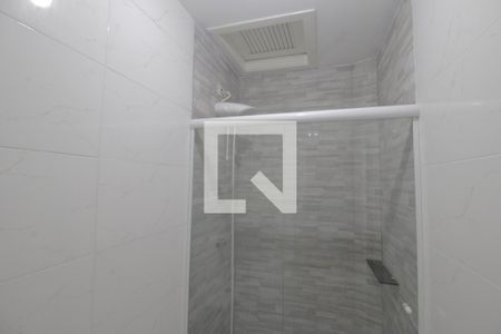 Banheiro de casa de condomínio à venda com 1 quarto, 70m² em Niterói, Canoas