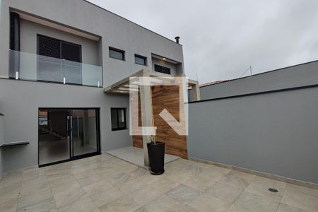 Casa para alugar com 116m², 3 quartos e 2 vagasQuintal - Garagem