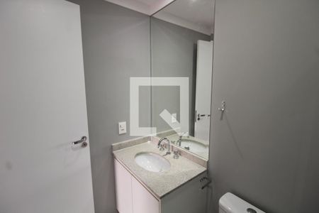 Banheiro de apartamento para alugar com 1 quarto, 28m² em Vila Santa Clara, São Paulo