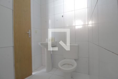 Banheiro de apartamento à venda com 2 quartos, 52m² em Olaria, Canoas