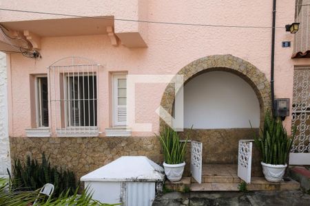 Casa à venda com 120m², 2 quartos e 1 vagaFachada