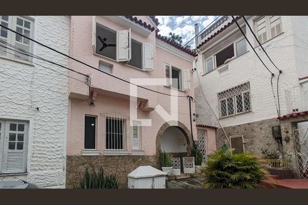 Casa à venda com 120m², 2 quartos e 1 vagaFachada