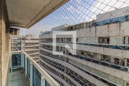 Apartamento à venda com 198m², 4 quartos e 2 vagas Apartamento à venda com 198m², 4 quartos e 2 vagasSuíte 1 - Sacada