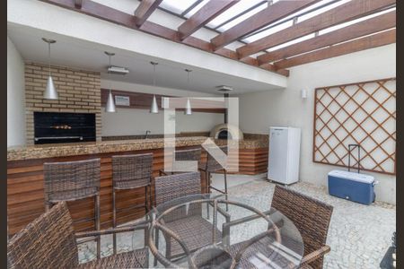 Apartamento à venda com 198m², 4 quartos e 2 vagas Apartamento à venda com 198m², 4 quartos e 2 vagasÁrea comum - Churrasqueira