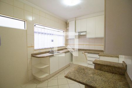 Casa para alugar com 250m², 3 quartos e 1 vaga Casa para alugar com 250m², 3 quartos e 1 vagaCozinha