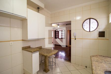 Casa para alugar com 250m², 3 quartos e 1 vaga Casa para alugar com 250m², 3 quartos e 1 vagaCozinha