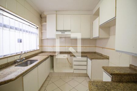 Casa para alugar com 250m², 3 quartos e 1 vaga Casa para alugar com 250m², 3 quartos e 1 vagaCozinha
