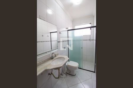 Casa para alugar com 250m², 3 quartos e 1 vaga Casa para alugar com 250m², 3 quartos e 1 vagaBanheiro