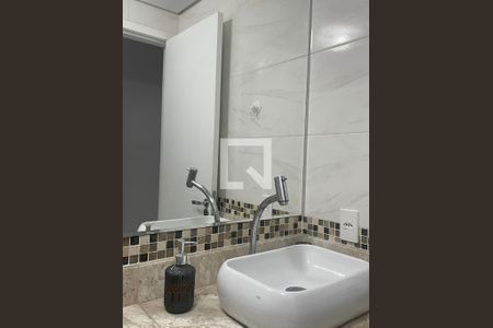 Apartamento à venda com 59m², 2 quartos e 1 vaga Apartamento à venda com 59m², 2 quartos e 1 vagaBanheiro