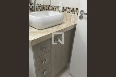 Apartamento à venda com 59m², 2 quartos e 1 vaga Apartamento à venda com 59m², 2 quartos e 1 vagaBanheiro