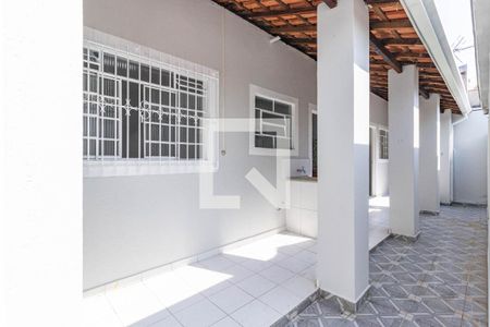 Casa para alugar com 60m², 1 quarto e sem vagaCorredor externo