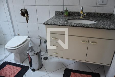 Casa para alugar com 230m², 3 quartos e 4 vagasBanheiro da Suíte 2