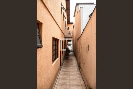 Casa para alugar com 230m², 3 quartos e 4 vagasCorredor externo