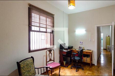 Casa à venda com 185m², 3 quartos e 5 vagasEscritório