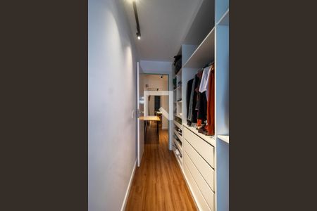 Apartamento à venda com 124m², 2 quartos e sem vagaCloset da suíte 2