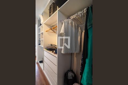 Apartamento à venda com 124m², 2 quartos e sem vagaCloset da suíte 1