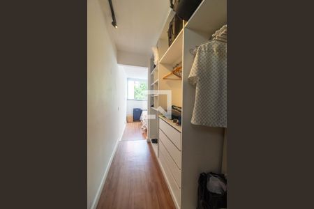 Apartamento à venda com 124m², 2 quartos e sem vagaCloset da suíte 1