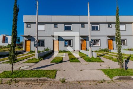 Casa à venda com 105m², 3 quartos e 2 vagasFachada