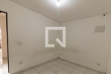 Quarto 2 de casa para alugar com 2 quartos, 50m² em Vila Invernada, São Paulo