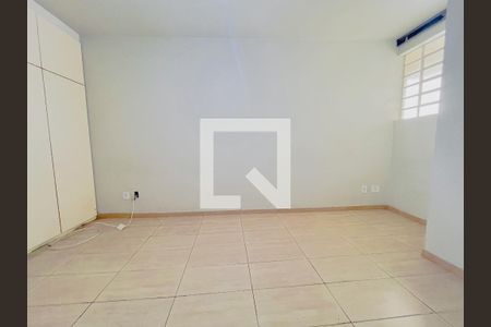 Apartamento à venda com 40m², 1 quarto e sem vaga Apartamento à venda com 40m², 1 quarto e sem vagaSala