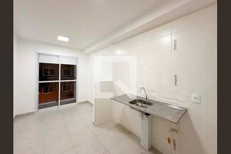 Sala/Cozinha de apartamento para alugar com 1 quarto, 28m² em Jardim Caravelas, São Paulo