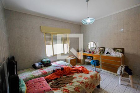 Quarto 2 de casa à venda com 2 quartos, 300m² em Vila Scarpelli, Santo André