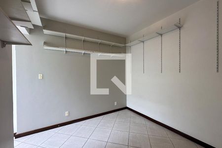 Apartamento à venda com 220m², 4 quartos e 2 vagasQuarto 01