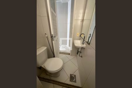 Apartamento à venda com 220m², 4 quartos e 2 vagasBanheiro de serviço