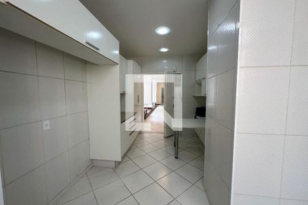 Apartamento à venda com 220m², 4 quartos e 2 vagasCozinha