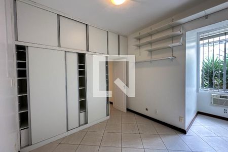 Apartamento à venda com 220m², 4 quartos e 2 vagasQuarto 01