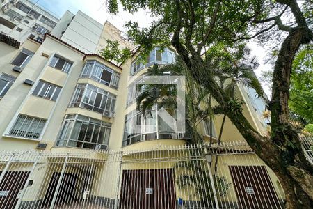Apartamento à venda com 220m², 4 quartos e 2 vagasFachada
