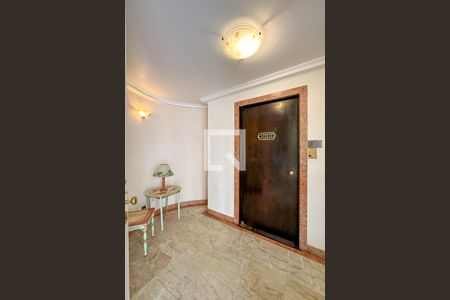 Apartamento à venda com 220m², 4 quartos e 2 vagasHall de entrada