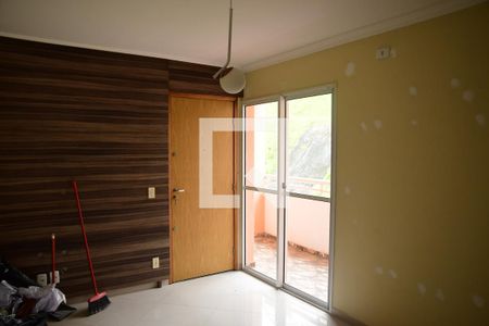 Sala de apartamento para alugar com 2 quartos, 44m² em Jardim Ísis, Cotia