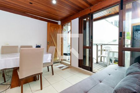 Casa à venda com 450m², 3 quartos e 5 vagasEdícula - Sala