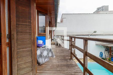 Casa à venda com 450m², 3 quartos e 5 vagasEdícula - Sala