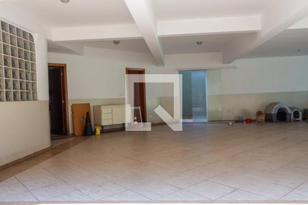 Casa para alugar com 380m², 4 quartos e 5 vagasGaragem - Salão de Festa