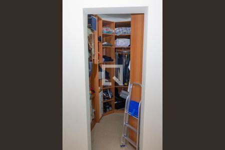 Casa para alugar com 380m², 4 quartos e 5 vagasCloset da Suíte 3
