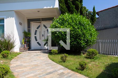 Casa para alugar com 380m², 4 quartos e 5 vagasJardim de entrada