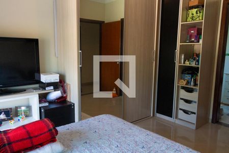 Casa para alugar com 380m², 4 quartos e 5 vagasSuíte 1