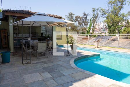 Casa para alugar com 380m², 4 quartos e 5 vagasChurrasqueira - Piscina