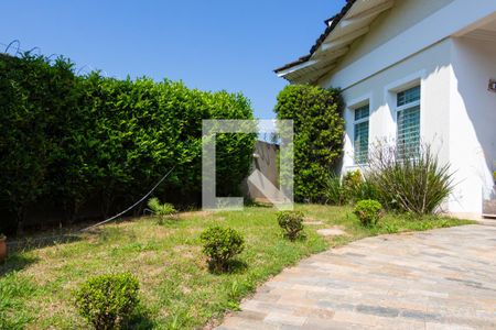 Casa para alugar com 380m², 4 quartos e 5 vagasJardim de entrada