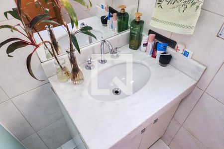 Casa à venda com 168m², 3 quartos e 4 vagas Casa à venda com 168m², 3 quartos e 4 vagasBanheiro da Suíte 2