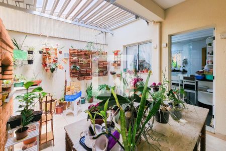 Casa à venda com 168m², 3 quartos e 4 vagas Casa à venda com 168m², 3 quartos e 4 vagasÁrea