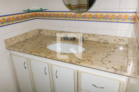 Apartamento à venda com 70m², 3 quartos e 1 vaga Apartamento à venda com 70m², 3 quartos e 1 vagaBanheiro da suite