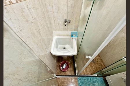 Apartamento à venda com 67m², 2 quartos e sem vagaBanheiro e Área de Serviço